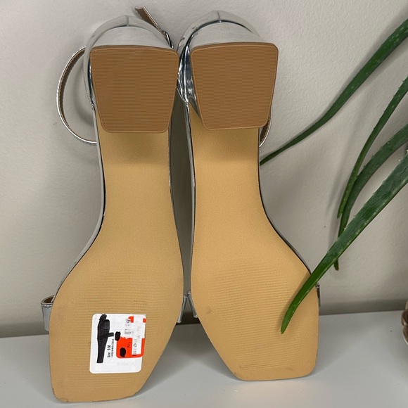 Abound Silver Metallic Block Heel Sandals, Square Toe Ankle Strap 9M - Picture 7 of 15